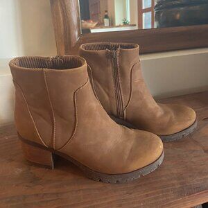 Korks Esmerelda Chelsea Boots — Zip Vegan Leather Ankle Booties — Size 8